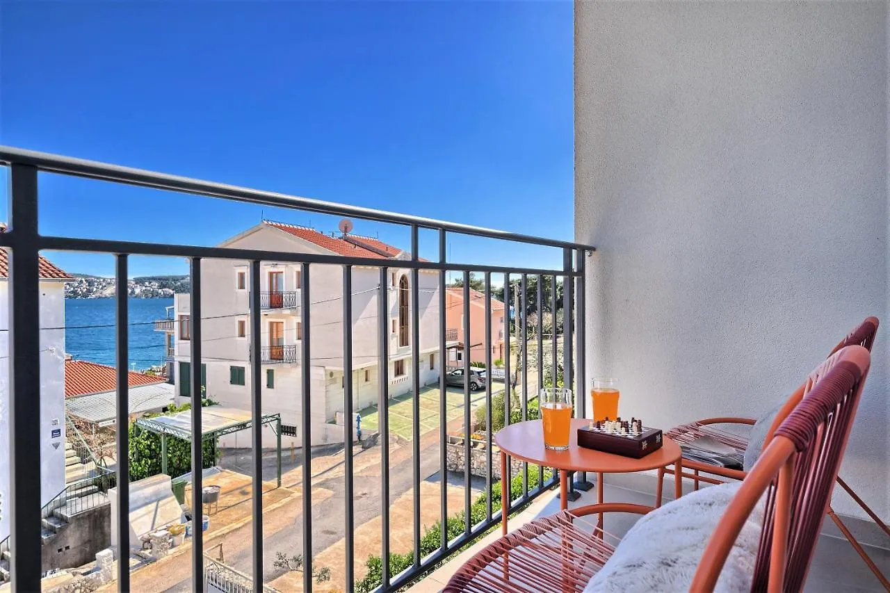 Aniva - 50 M From The Sea Apartment Trogir